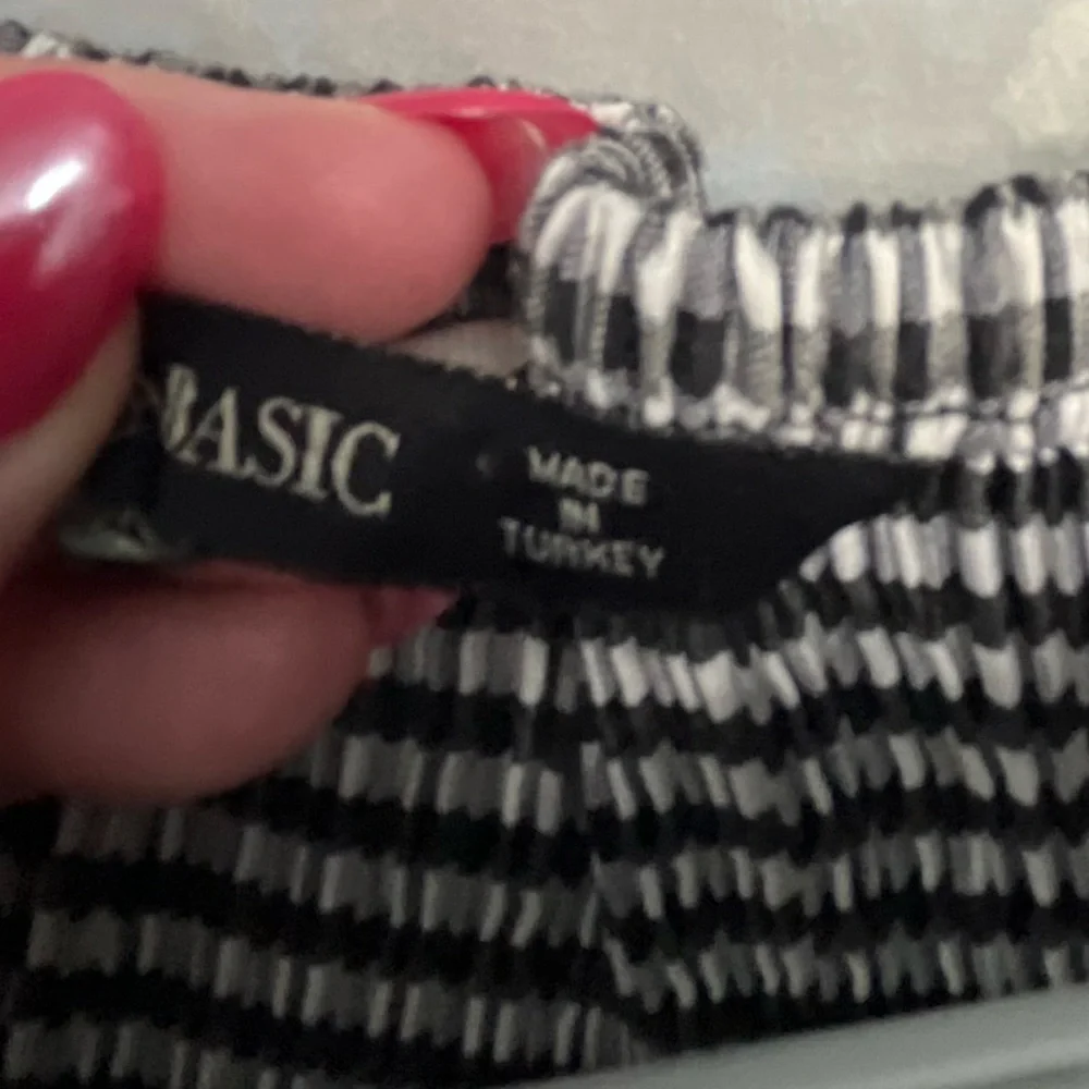 Black and White Gingham Skirt - Picture 9 of 9